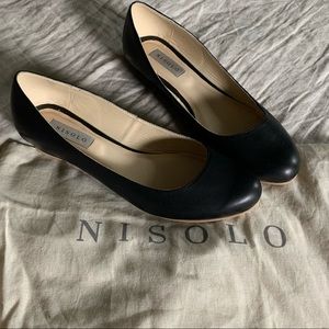 Like New Black Leather Nisolo Flats